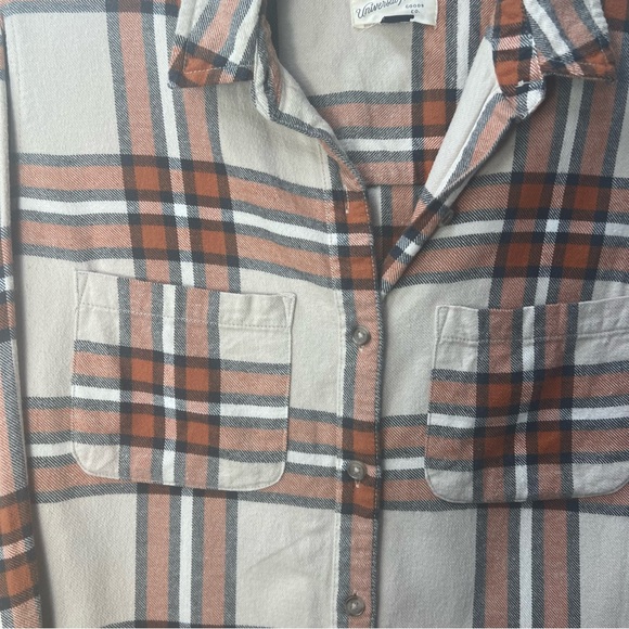 Universal Thread Flannel Shirt Size XS Beige Plaid Button Front Long Sleeve Cozy - Picture 3 of 6